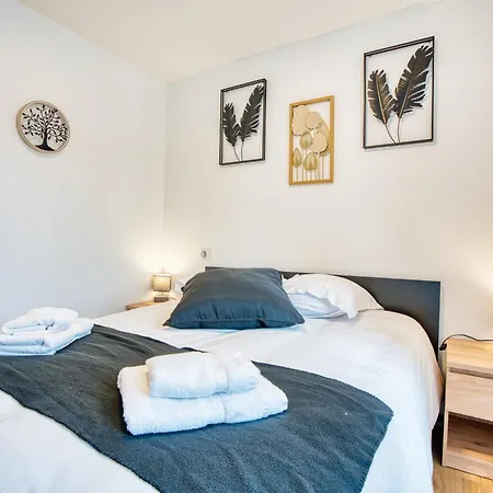 Apartament Les Hourtous Netflix Wi-fi Fibre Terasse 4 Pers Banassac