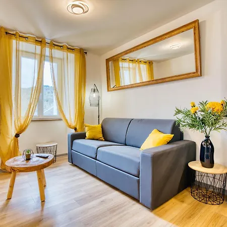 Apartament Les Hourtous Netflix Wi-fi Fibre Terasse 4 Pers Banassac